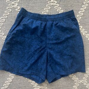 lululemon athletica Men's Athletic Pace Breaker Shorts in Blue Black